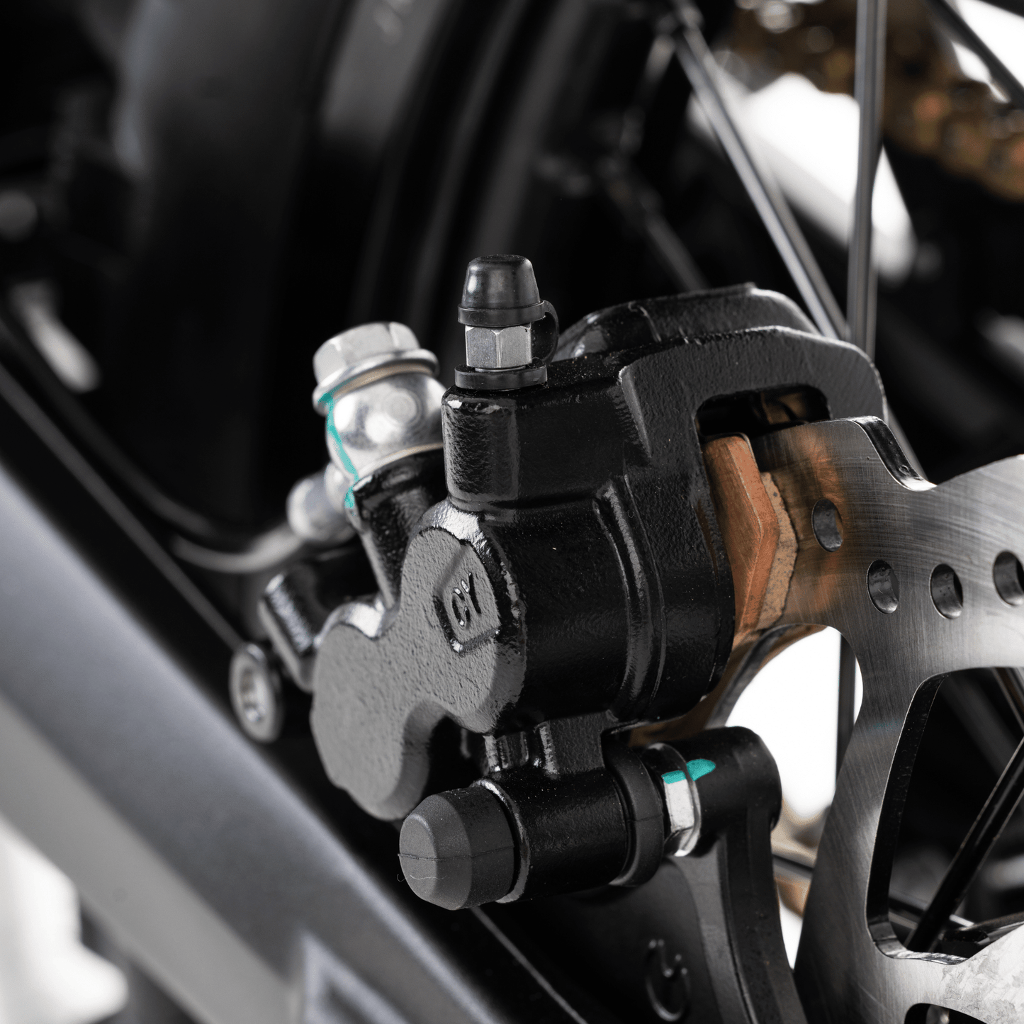 Arctic Leopard PRO R - BLACKOUT moto