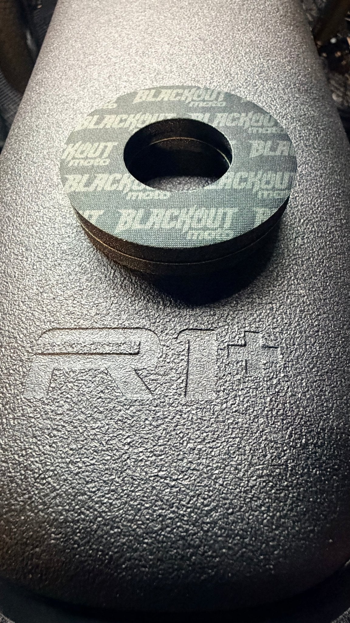 GRIP DONUTS - BLACKOUT moto