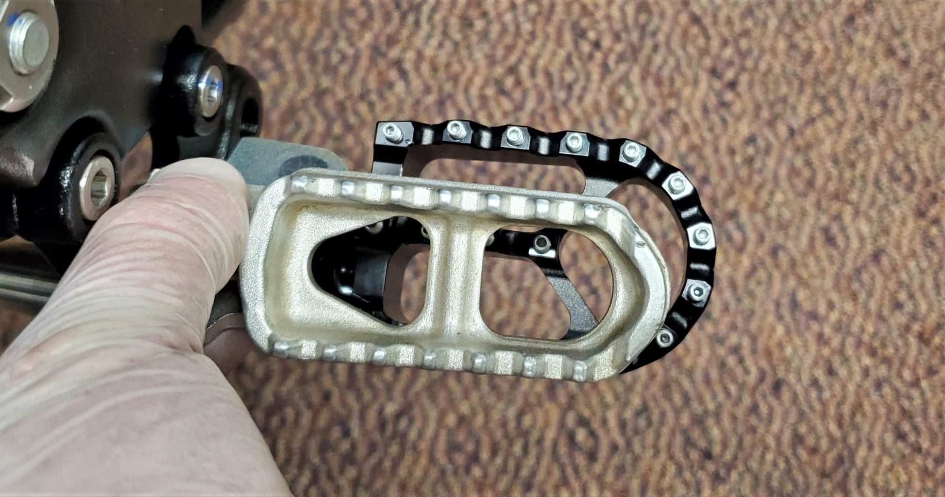 Surron LBX Foot Pegs - BLACKOUT moto