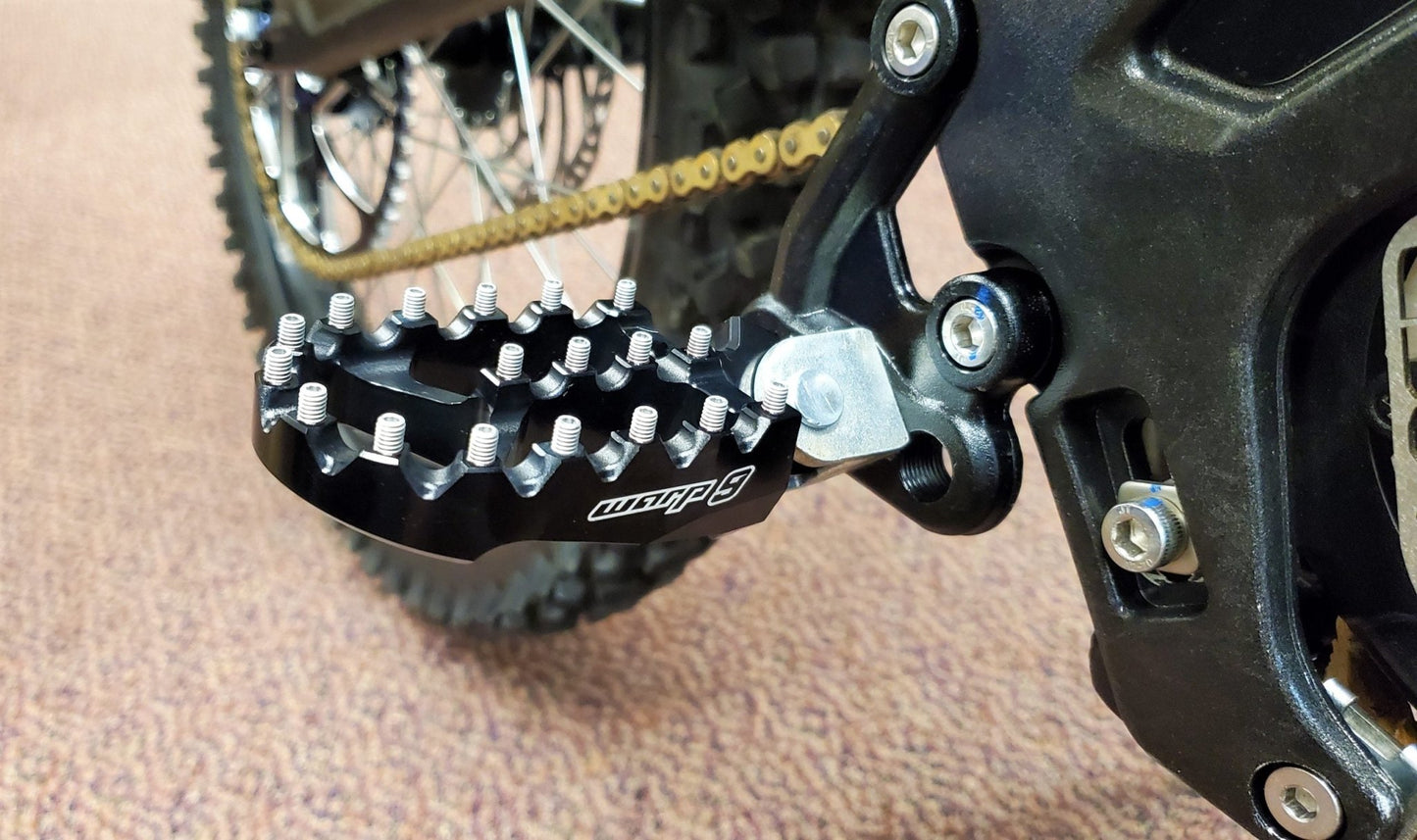 Surron LBX Foot Pegs - BLACKOUT moto