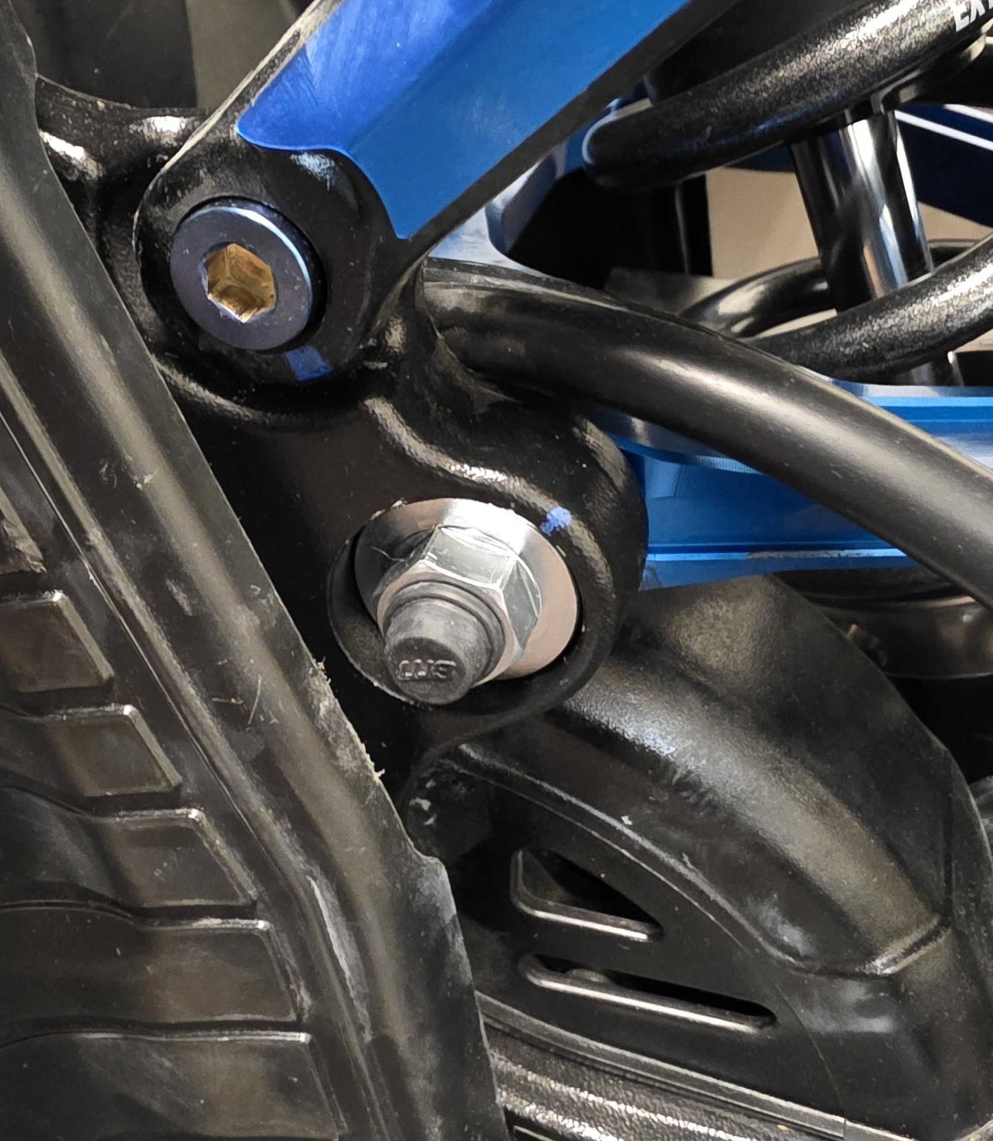 Ultra Bee Triangle Pivot Bolt Kit - BlackOut Moto